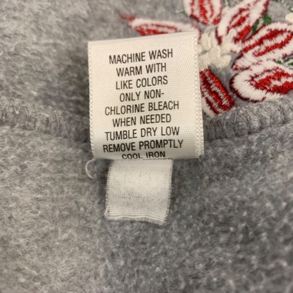 Christmas Embroidered Holly Granny cottagecore fleece jacket cardigan red gray - Picture 7 of 11